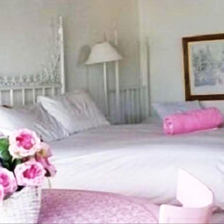The Green Acorn Guest House Фиксбург Екстериор снимка