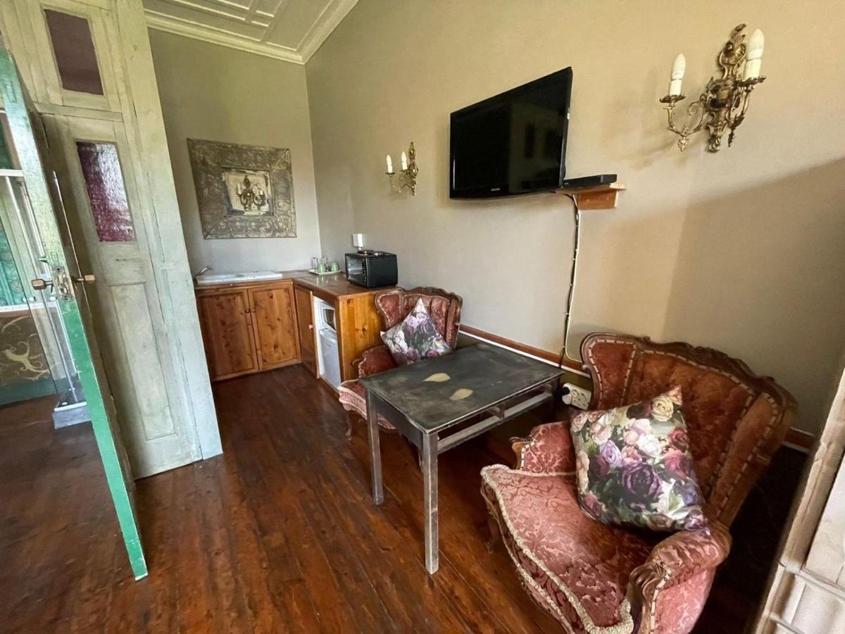 The Green Acorn Guest House Фиксбург Екстериор снимка