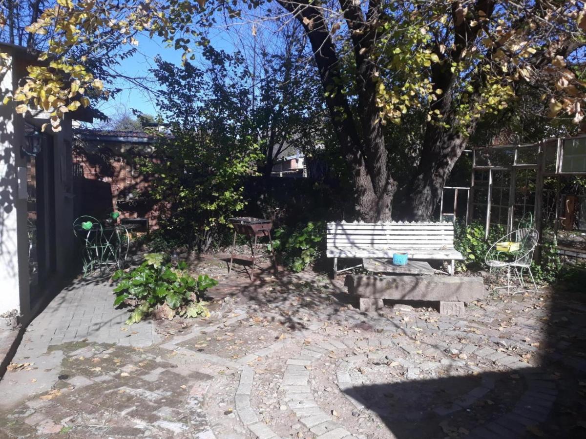 The Green Acorn Guest House Фиксбург Екстериор снимка