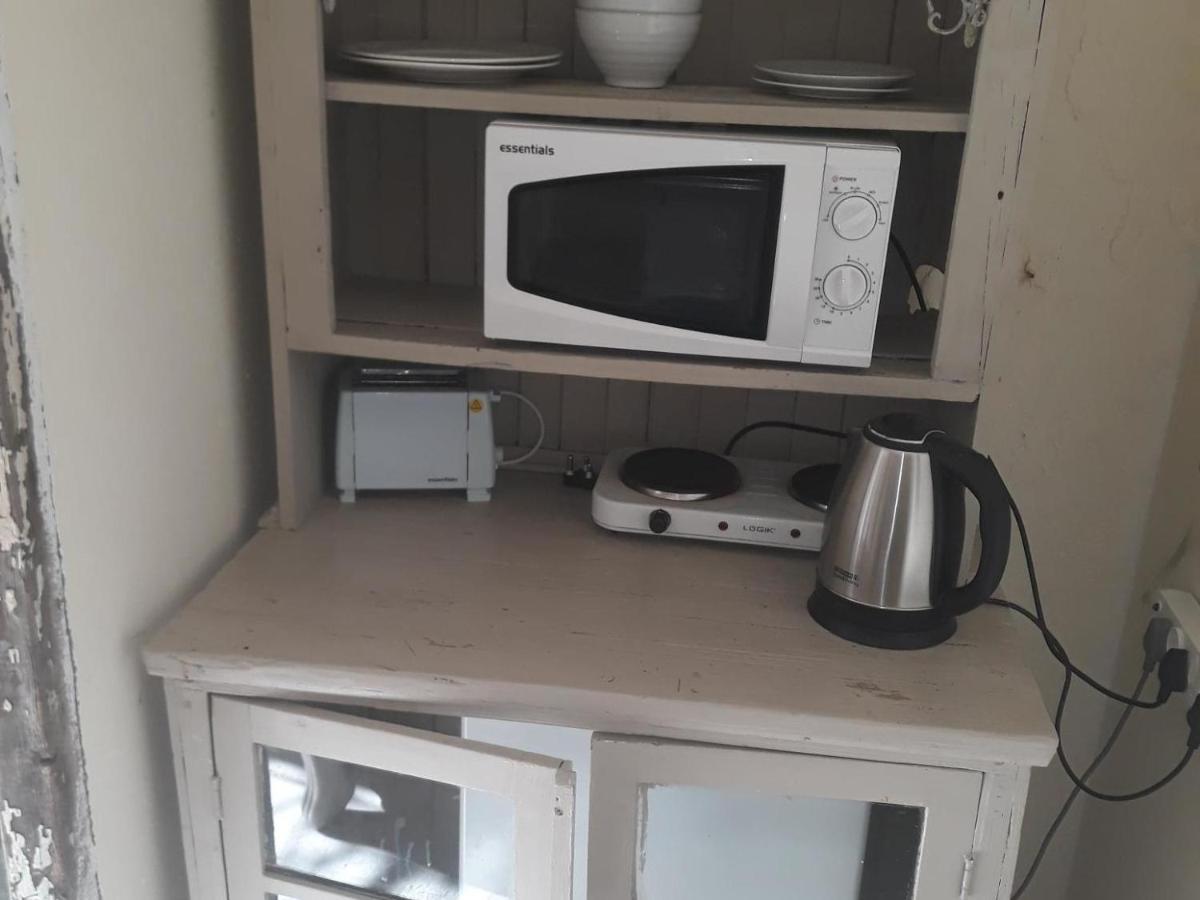 The Green Acorn Guest House Фиксбург Екстериор снимка